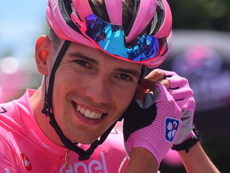Giro: Sz&uuml;rre&aacute;lis, ami t&ouml;rt&eacute;nik &ndash; Valter Attila